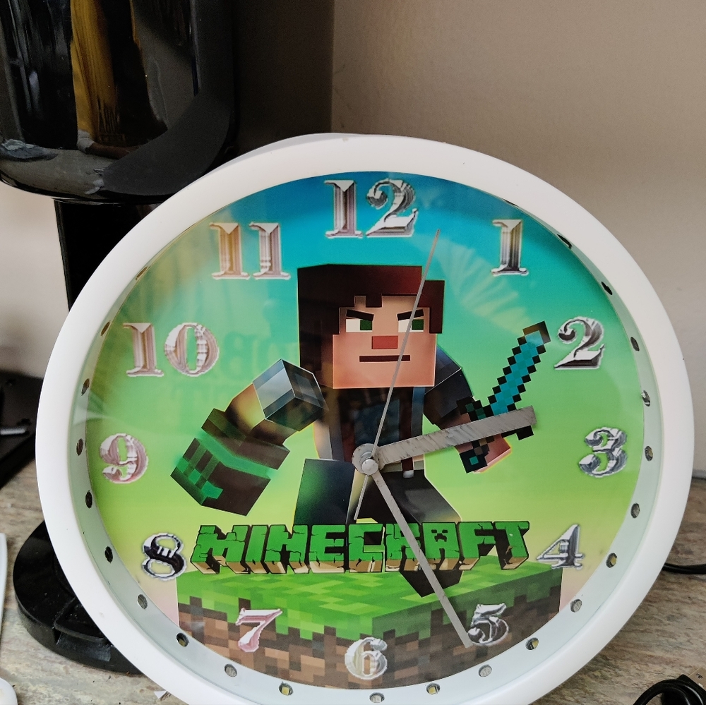 COPY - Minecraft wall clock - Picture 3 of 10